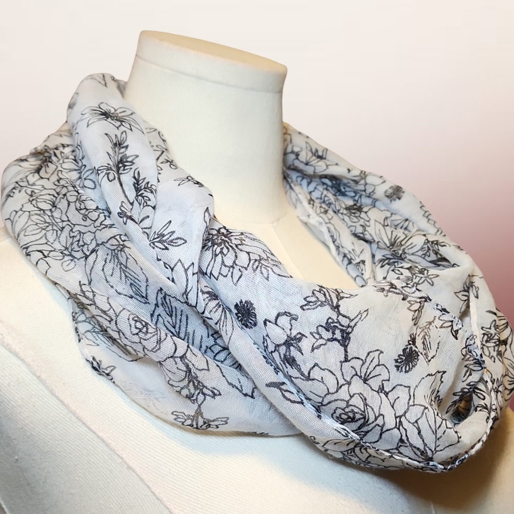 Floral Infinity Scarf ☆ White & Black ☆ 100% Polyester ☆ Women's ☆ Flower❥ Theme - Picture 4 of 6